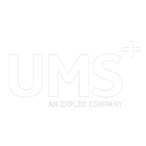 logo ums white